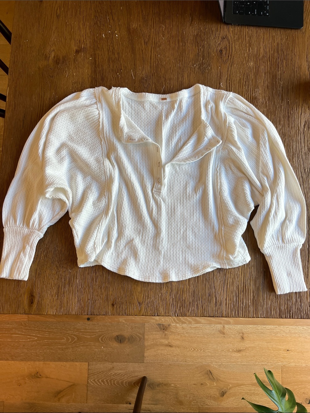 Puff Sleeve Thermal Henley 🤍